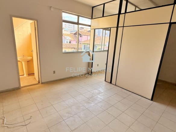 Sua empresa bem localizada, com investimento acessível no Centro. 🏢