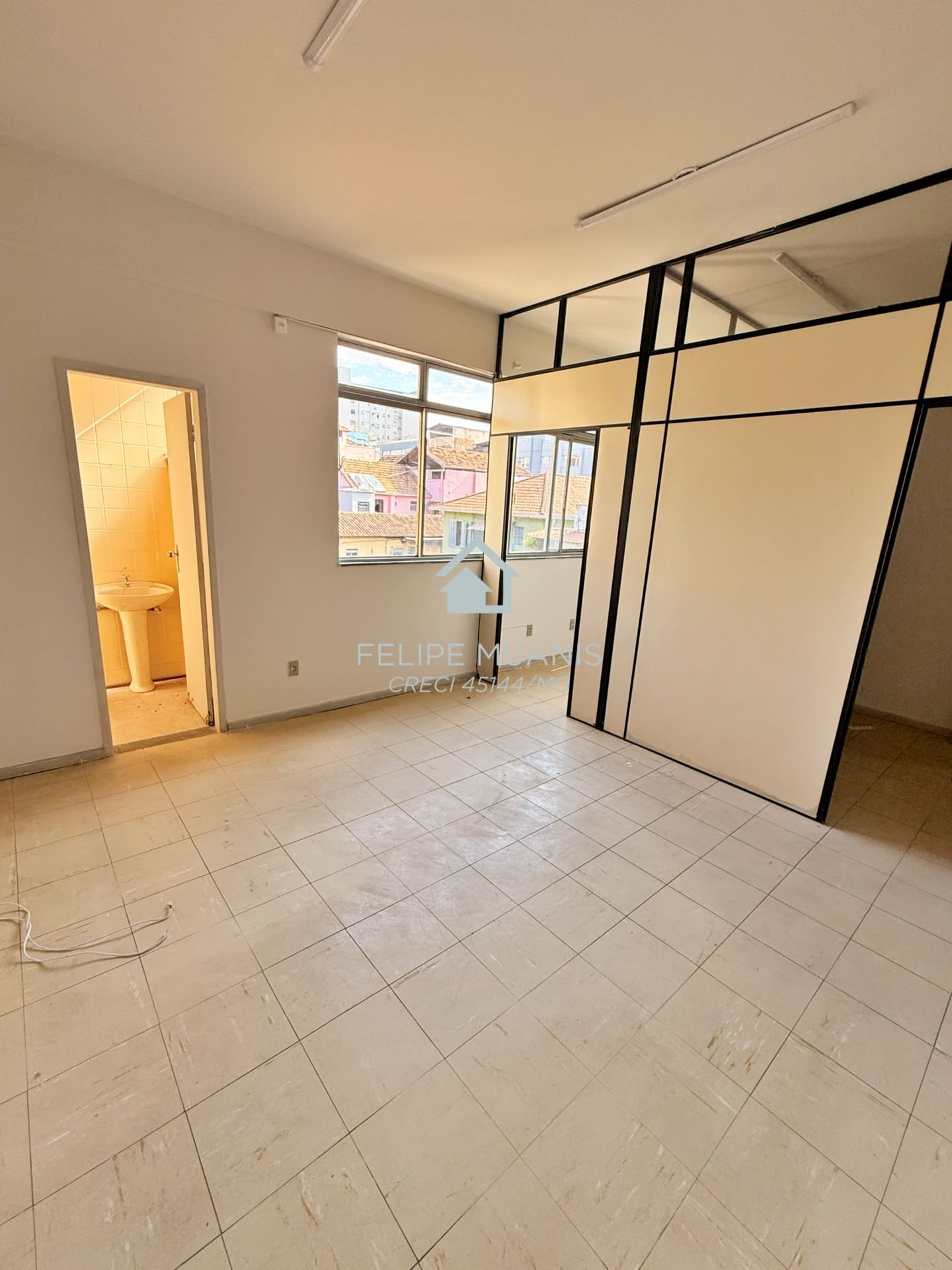 Sua empresa bem localizada, com investimento acessível no Centro. 🏢