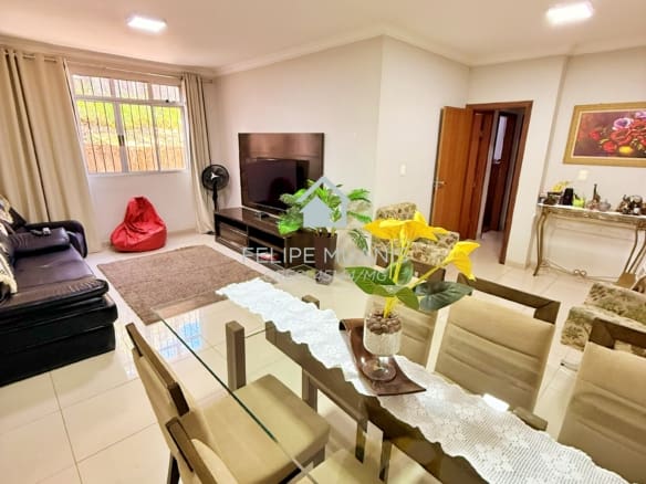 Apartamento Térreo/1º Andar com 3 Áreas Externas no Bairro Guarapiranga!