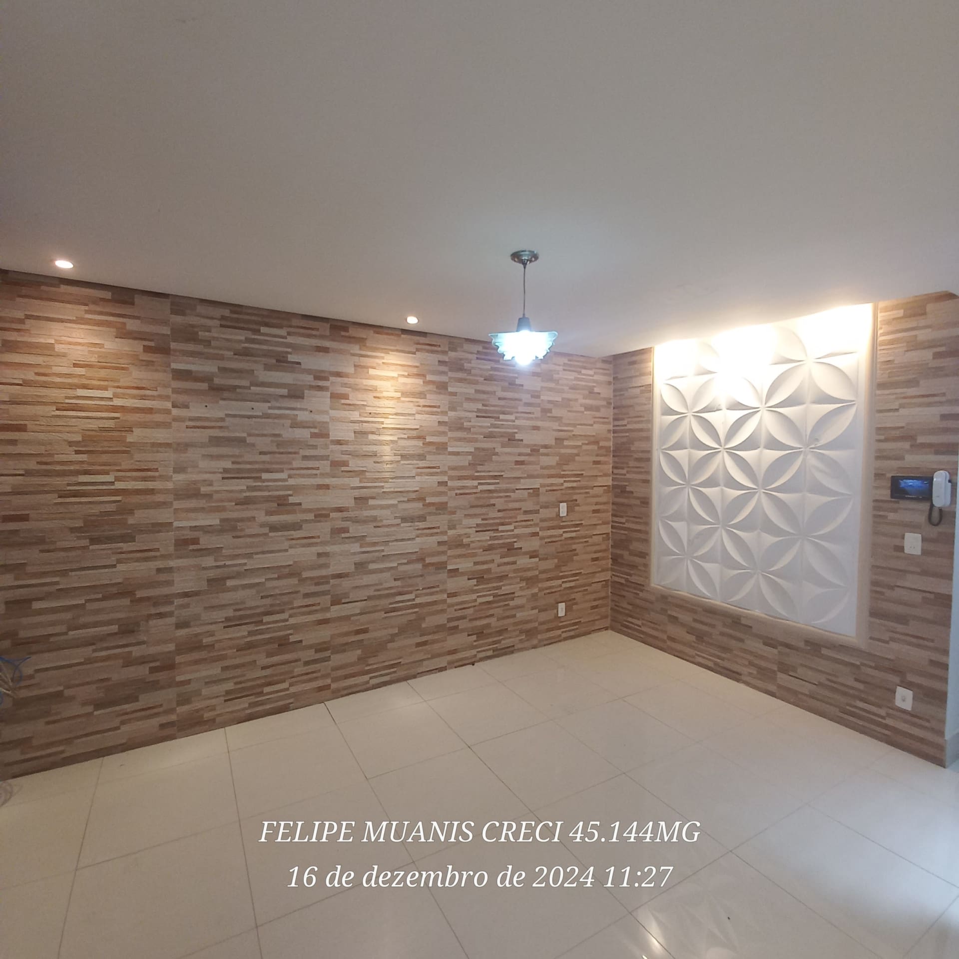 Casa Triplex de 320 m² no Centro de Palmeiras | Alto Padrão