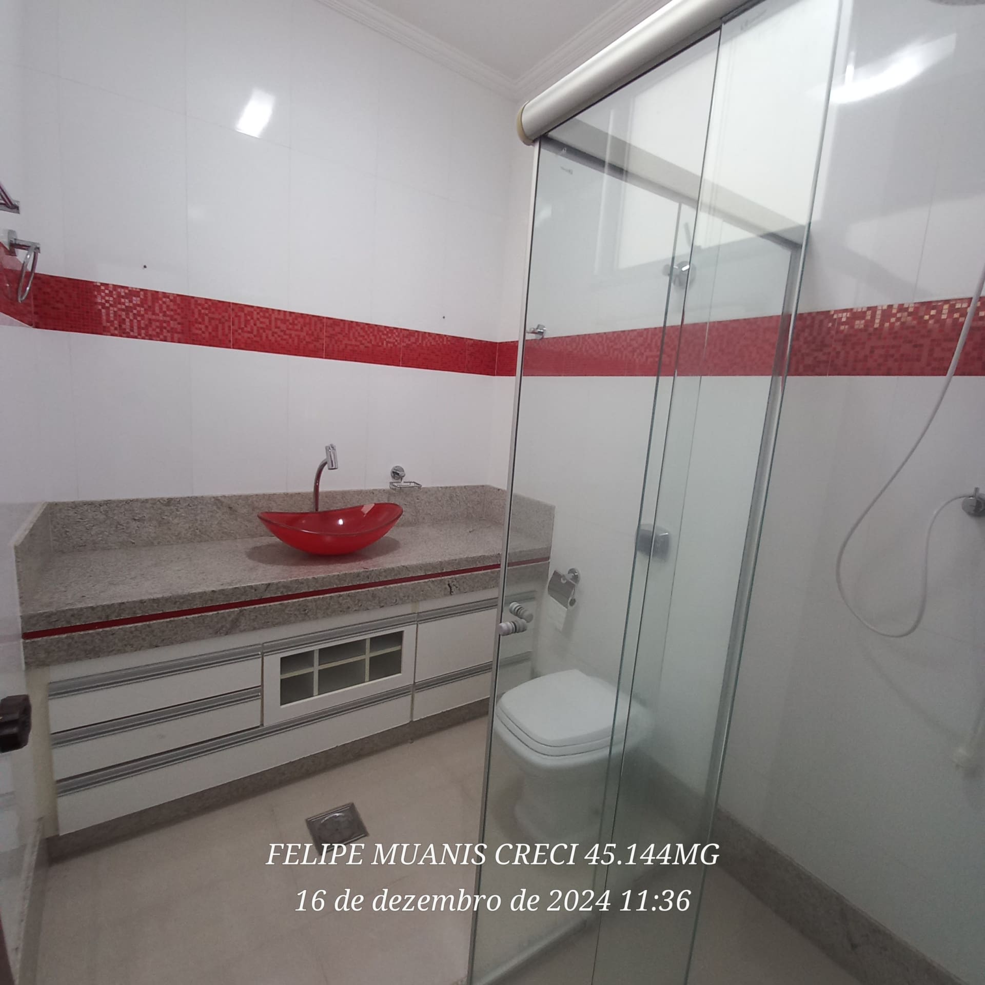 Casa Triplex de 320 m² no Centro de Palmeiras | Alto Padrão