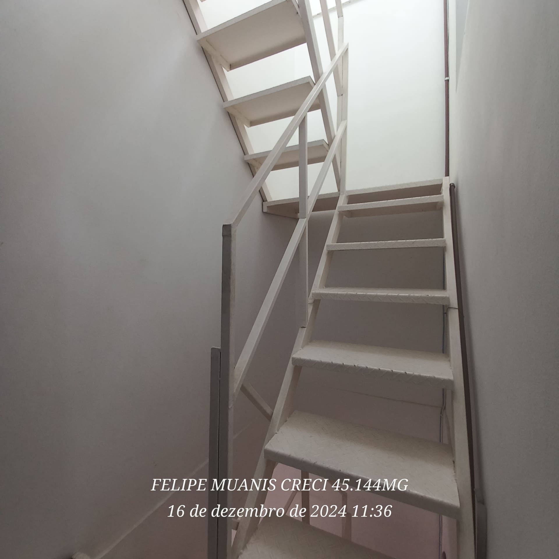 Casa Triplex de 320 m² no Centro de Palmeiras | Alto Padrão