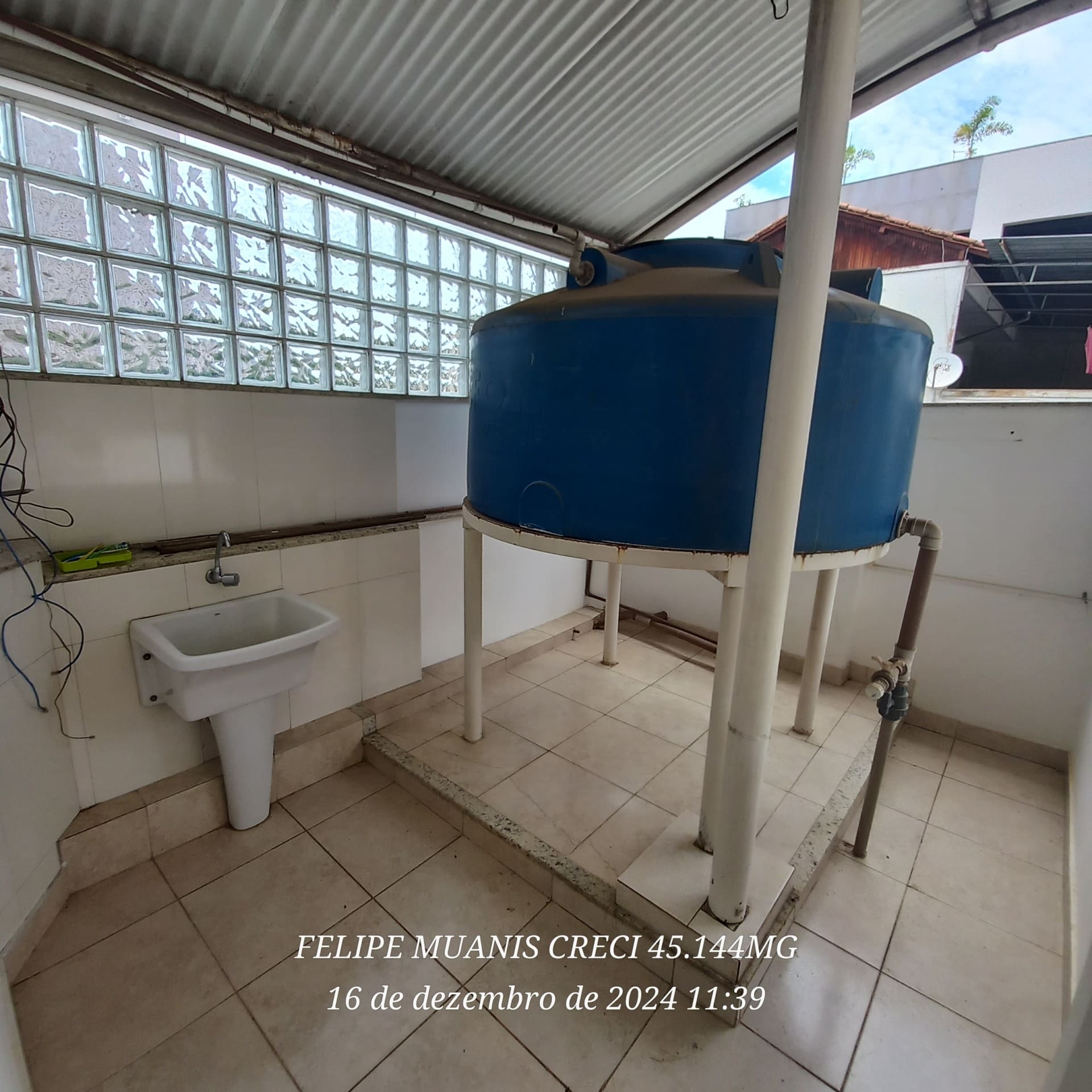 Casa Triplex de 320 m² no Centro de Palmeiras | Alto Padrão
