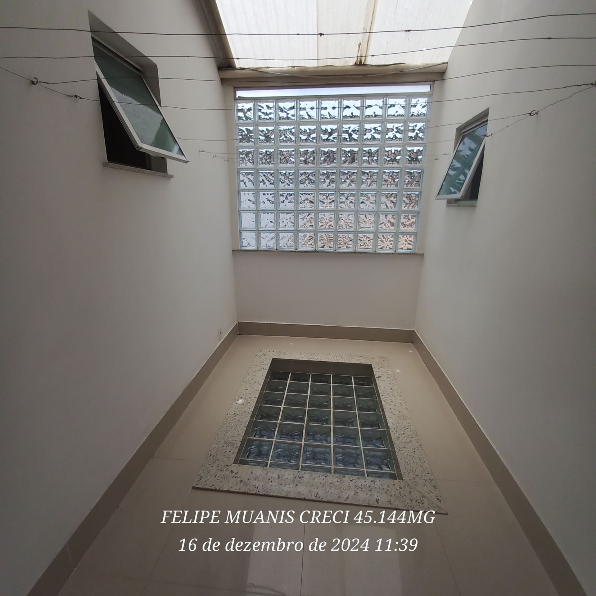 Casa Triplex de 320 m² no Centro de Palmeiras | Alto Padrão