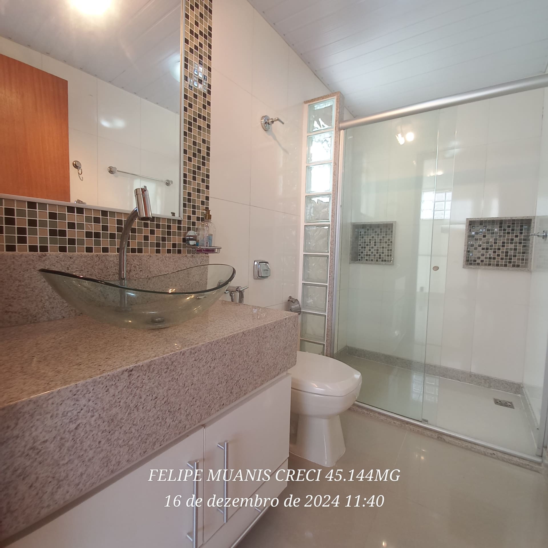 Casa Triplex de 320 m² no Centro de Palmeiras | Alto Padrão