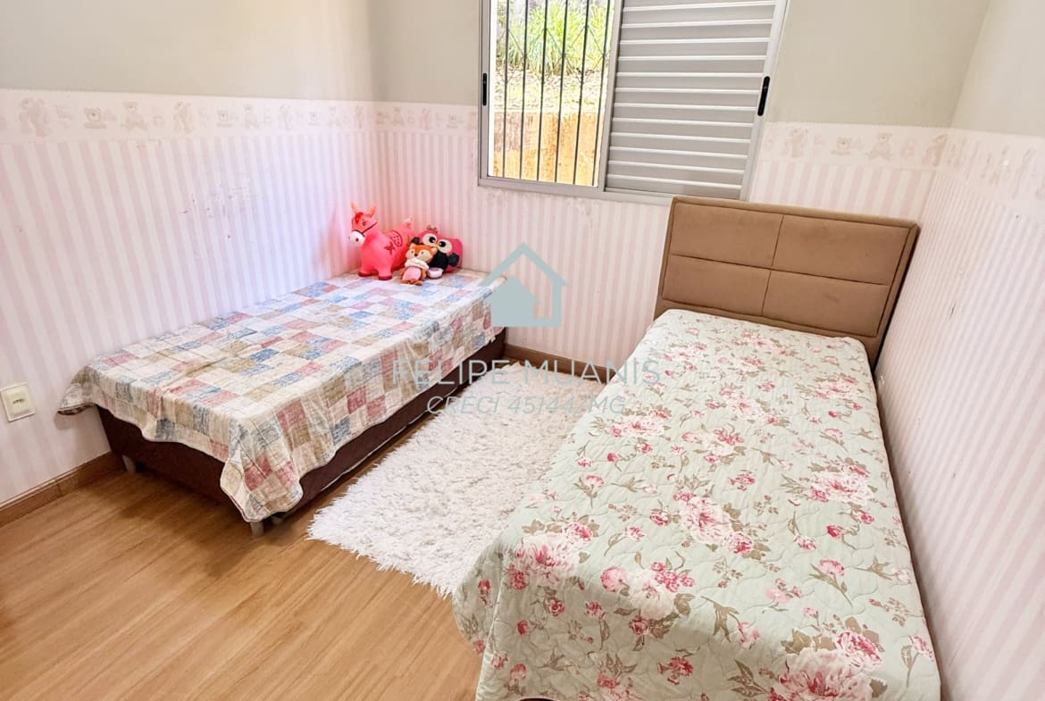Apartamento Térreo/1º Andar com 3 Áreas Externas no Bairro Guarapiranga!