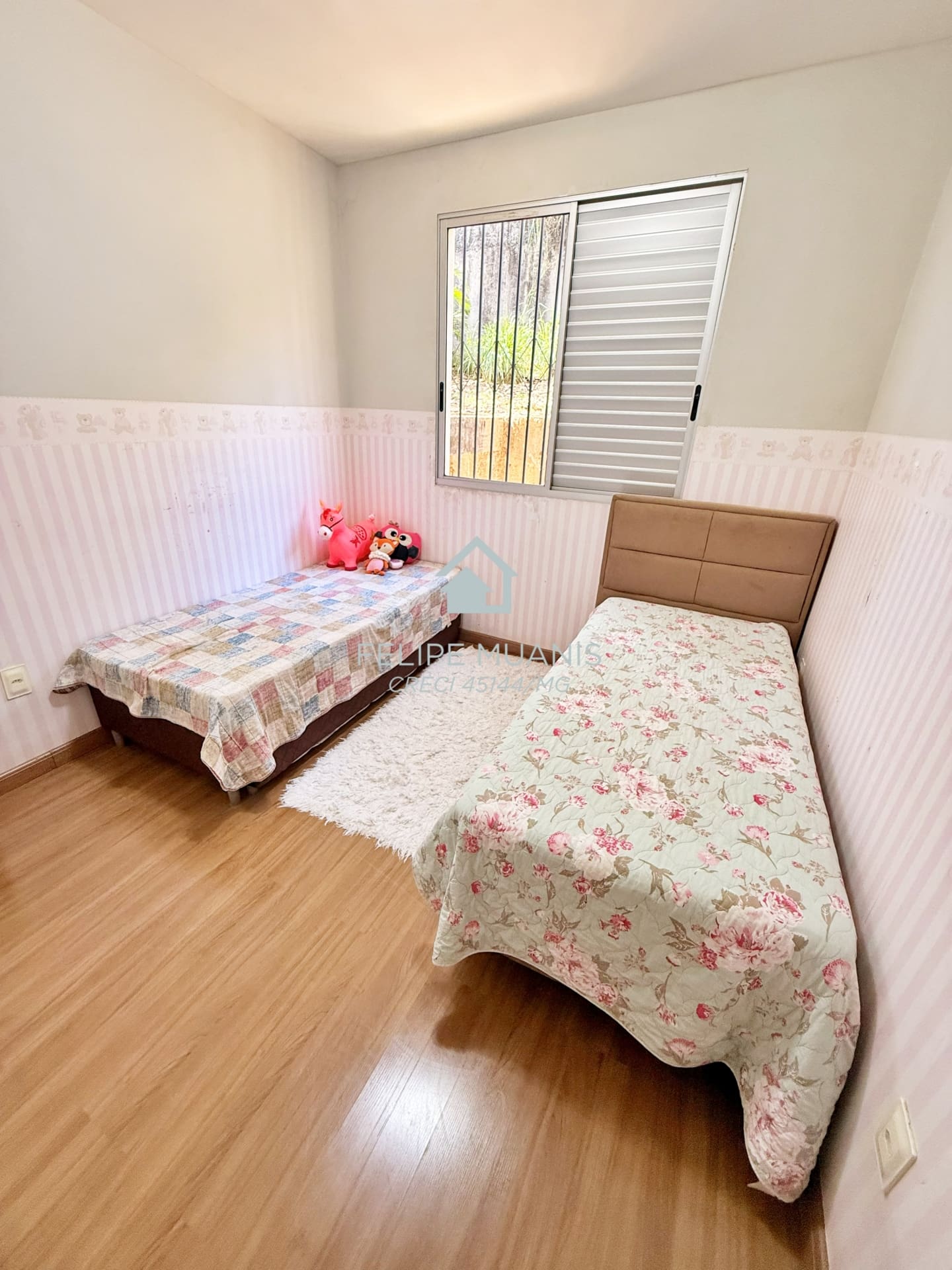 Apartamento Térreo/1º Andar com 3 Áreas Externas no Bairro Guarapiranga!