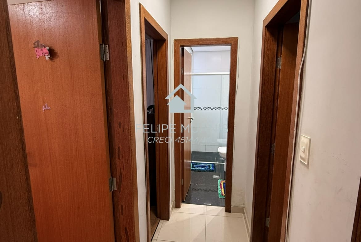 Apartamento Térreo/1º Andar com 3 Áreas Externas no Bairro Guarapiranga!
