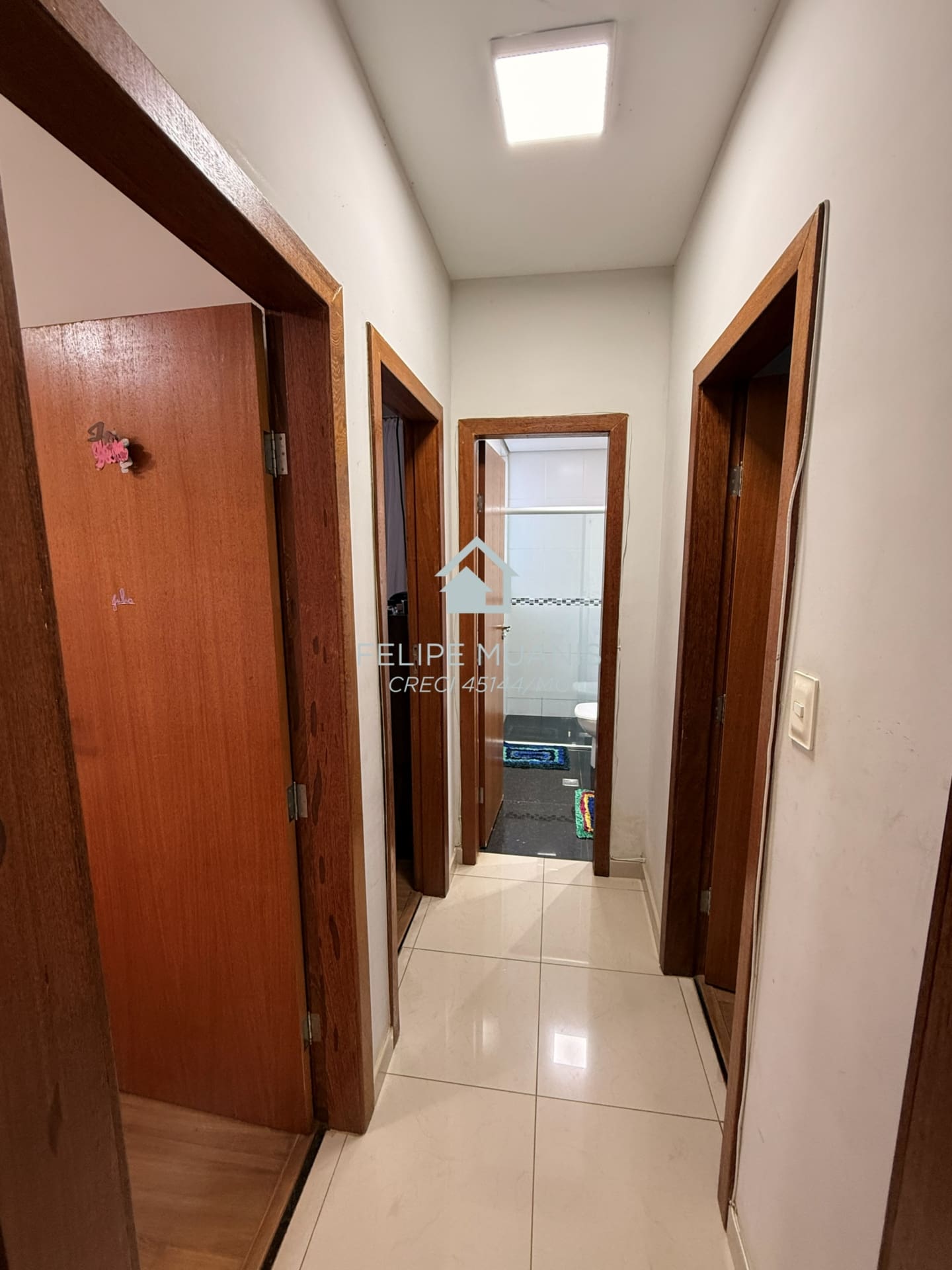 Apartamento Térreo/1º Andar com 3 Áreas Externas no Bairro Guarapiranga!