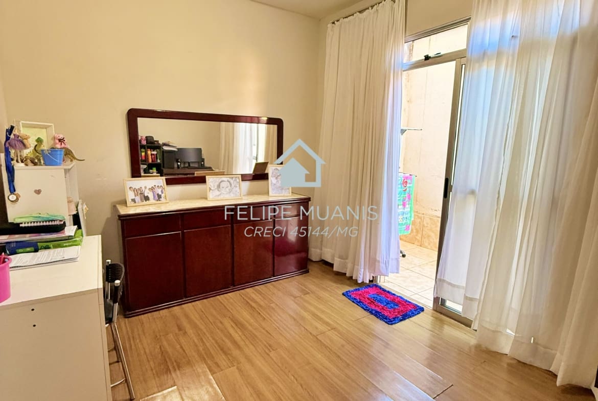 Apartamento Térreo/1º Andar com 3 Áreas Externas no Bairro Guarapiranga!