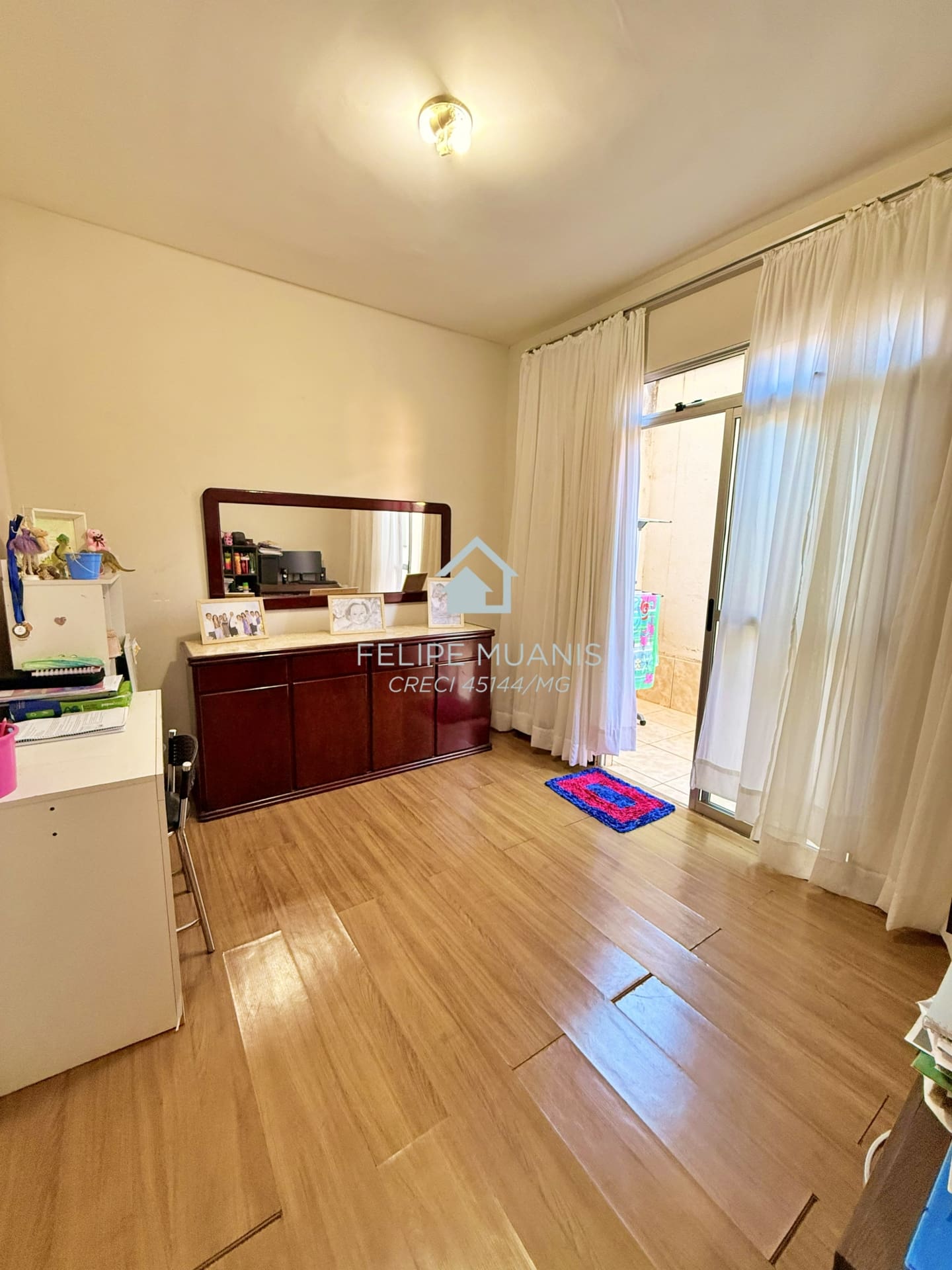 Apartamento Térreo/1º Andar com 3 Áreas Externas no Bairro Guarapiranga!