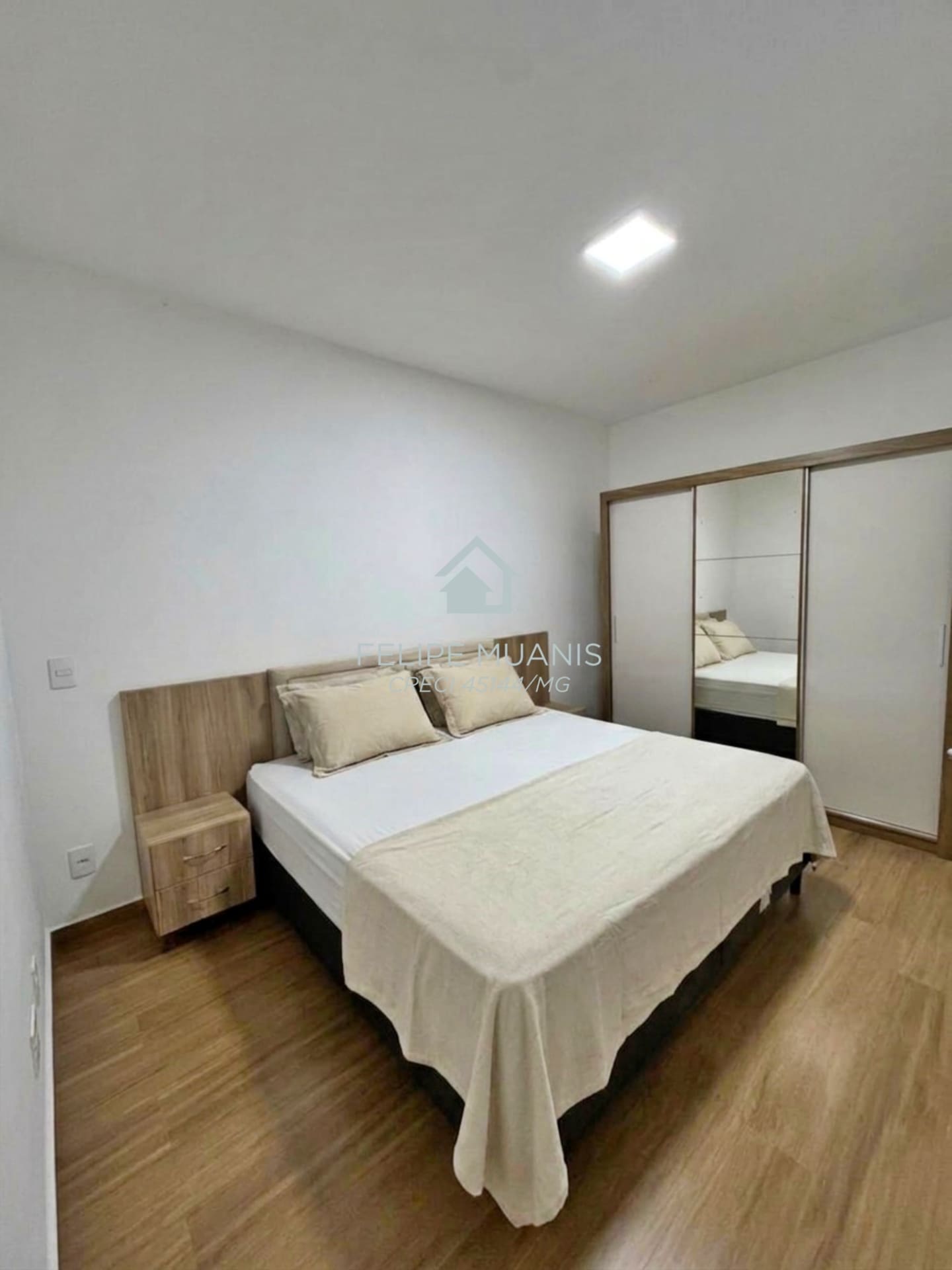 5 Apartamento 96m² no Bairro Jardim com elevador.