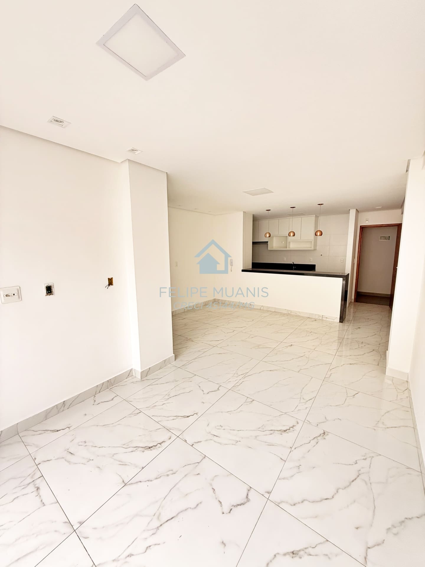 6 Apartamento moderno com área externa.