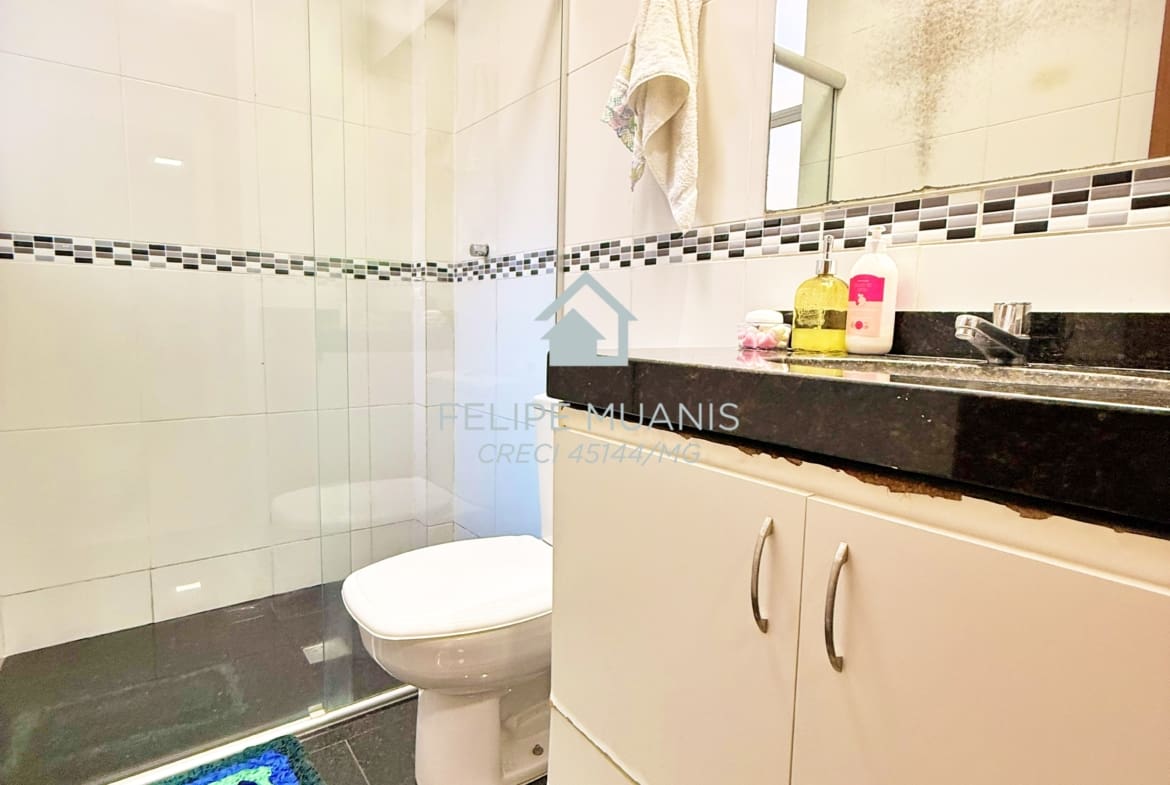 Apartamento Térreo/1º Andar com 3 Áreas Externas no Bairro Guarapiranga!