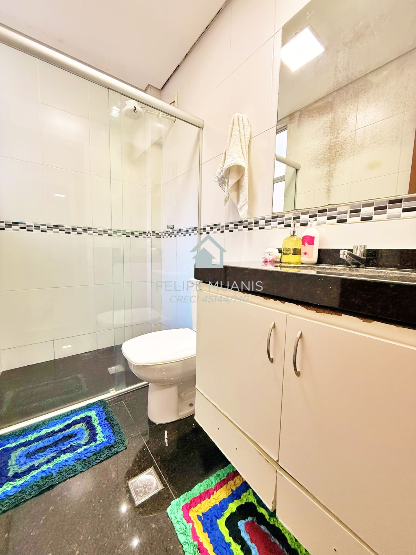 Apartamento Térreo/1º Andar com 3 Áreas Externas no Bairro Guarapiranga!