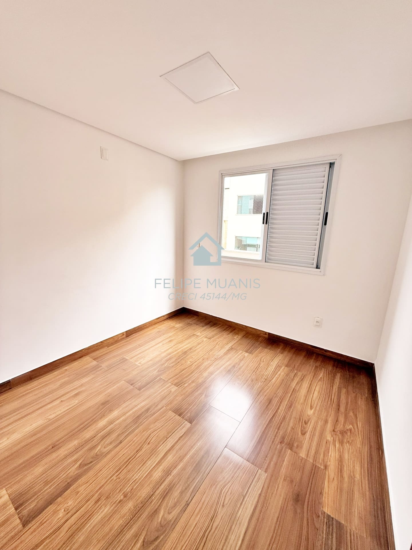 9 Apartamento moderno com área externa.