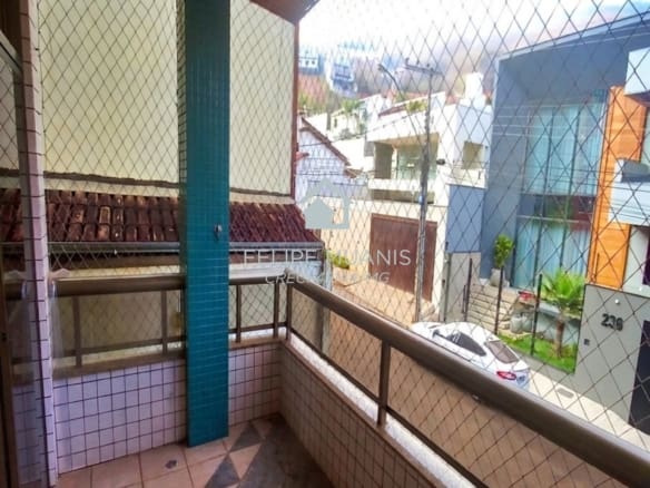 Dois imóveis em um só endereço no Bairro Vale Verde.