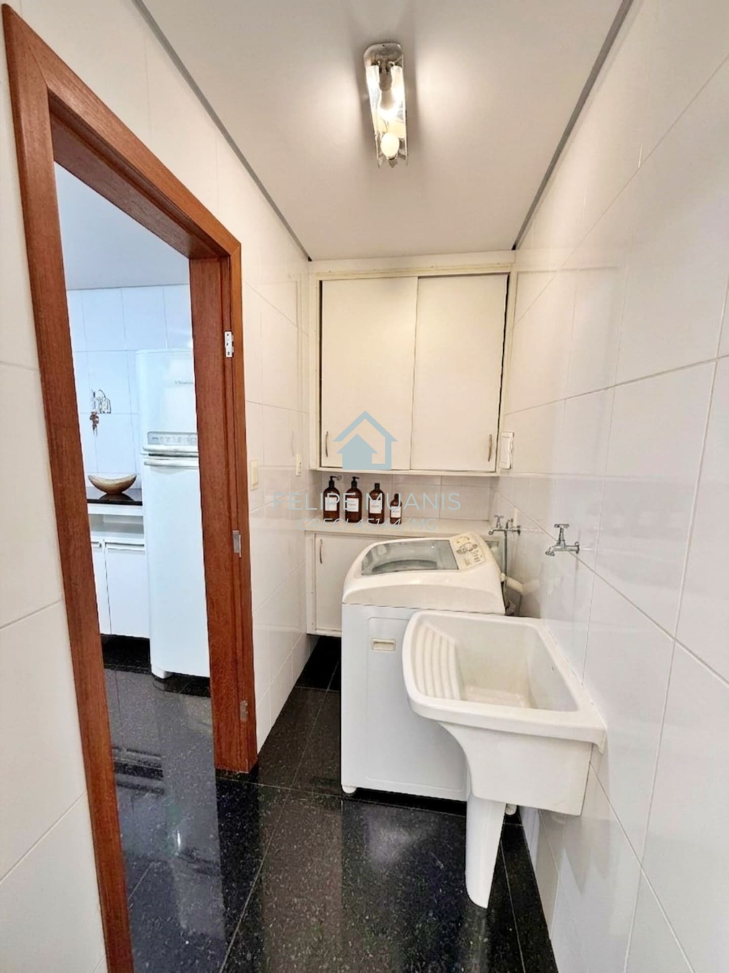 Apartamento Térreo/1º Andar com 3 Áreas Externas no Bairro Guarapiranga!