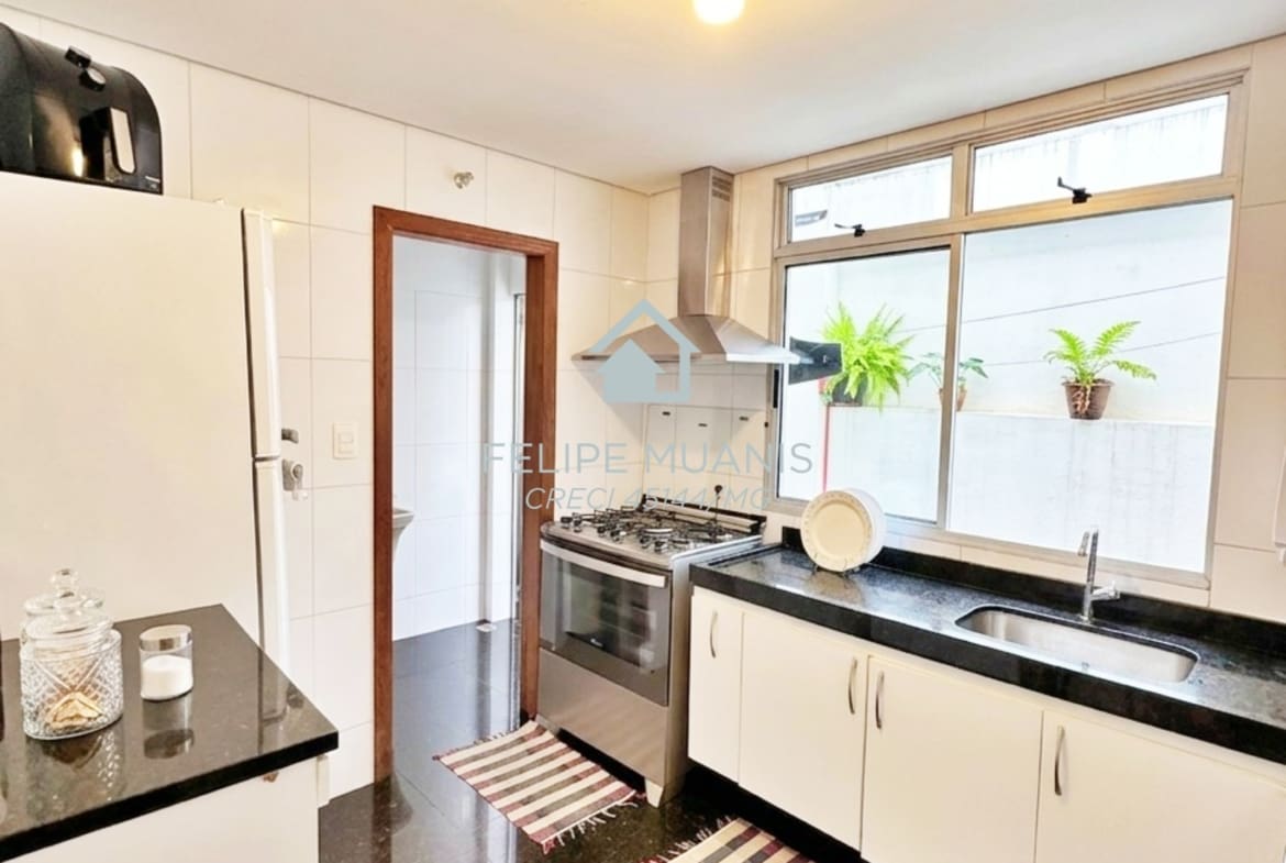 Apartamento Térreo/1º Andar com 3 Áreas Externas no Bairro Guarapiranga!