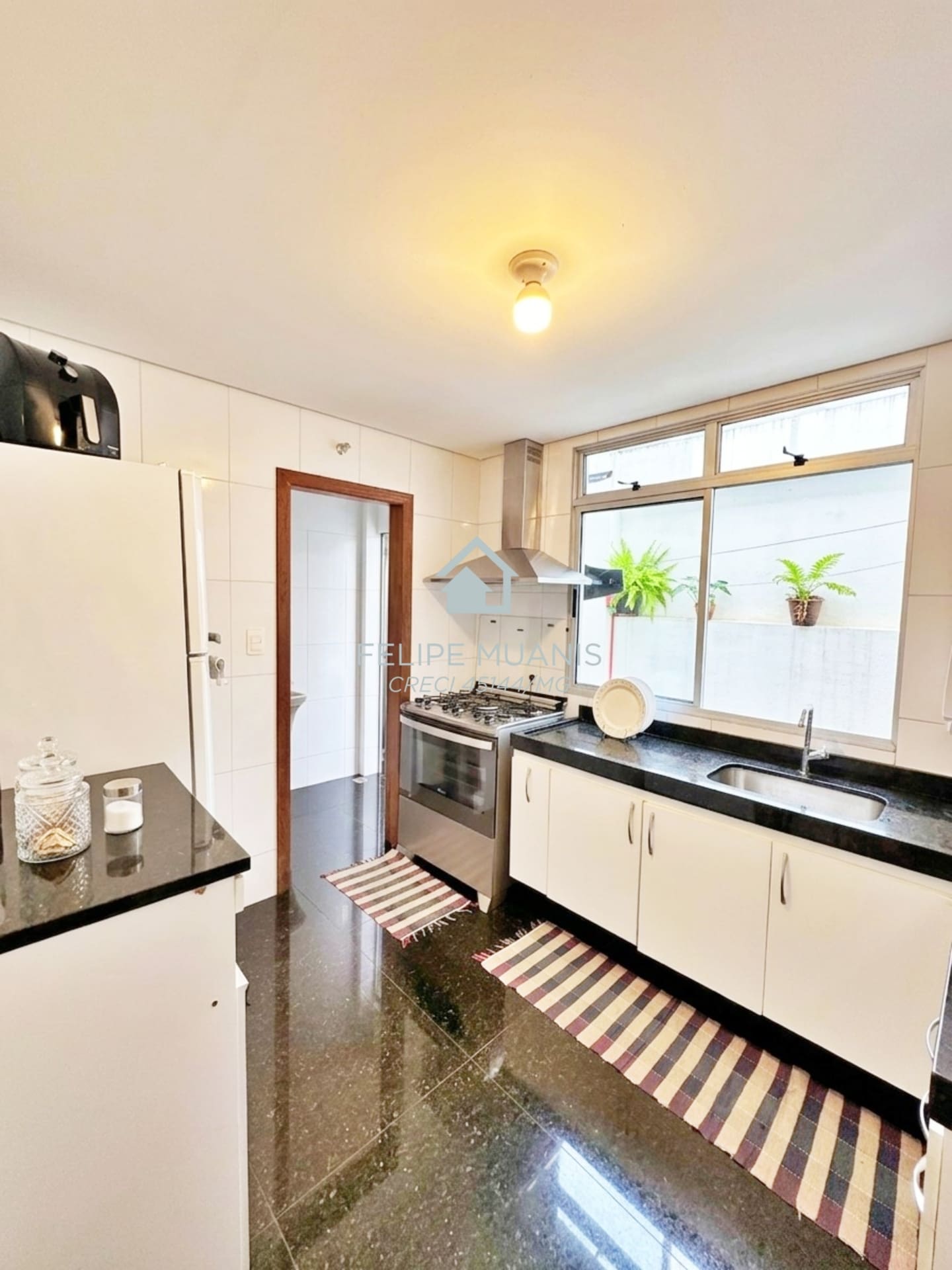 Apartamento Térreo/1º Andar com 3 Áreas Externas no Bairro Guarapiranga!