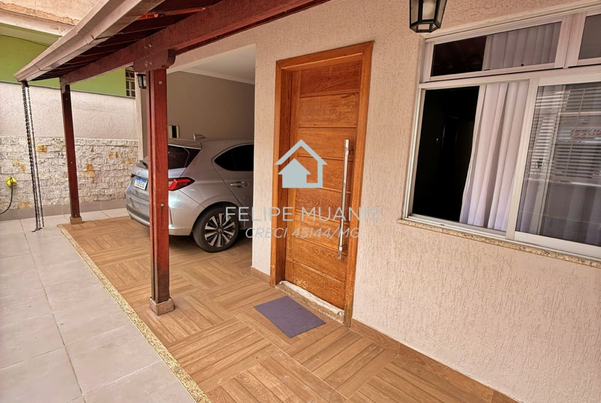 CASA COM TERRAÇO E ÁREA GOURMET