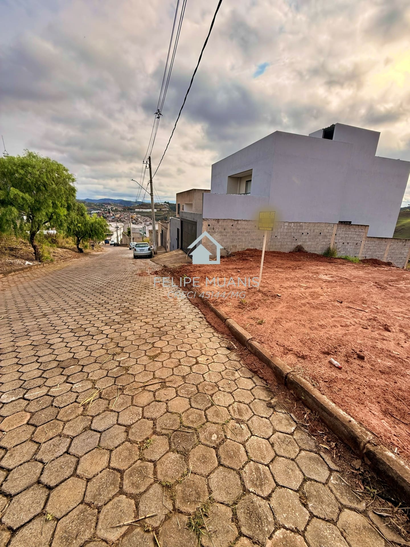 2 LOTE COM VISTA