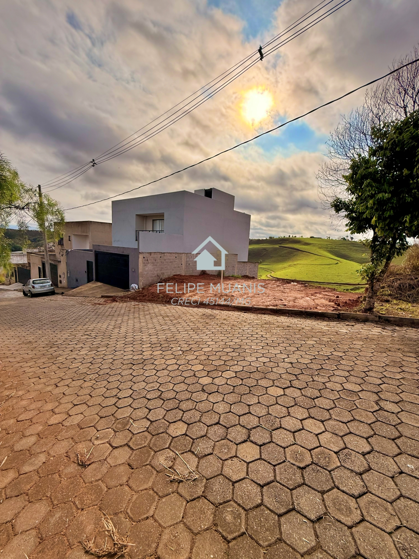 4 LOTE COM VISTA