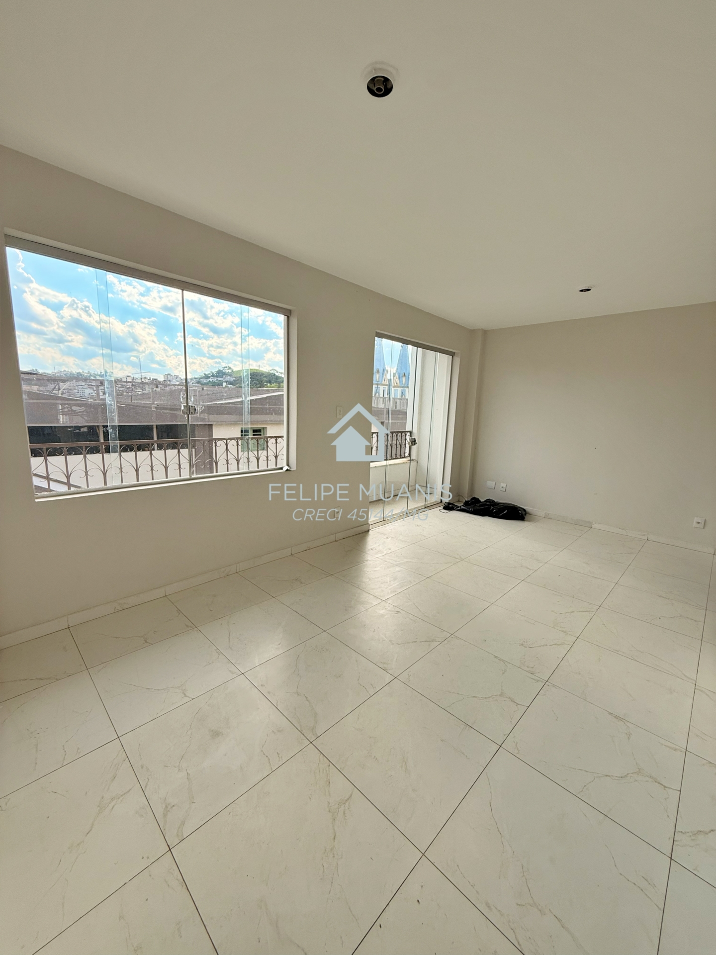 🏡 ESPAÇO, CONFORTO E LOCALIZAÇÃO PRIVILEGIADA NO CENTRO! ✨