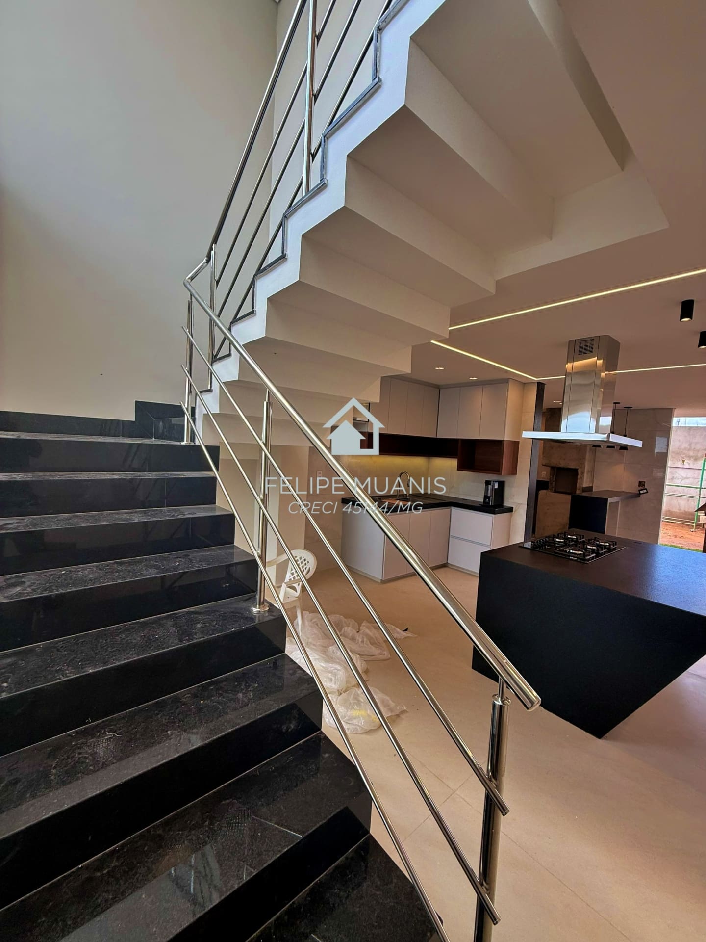 🏡 SOFISTICAÇÃO, MODERNIDADE E UMA VISTA DE TIRAR O FÔLEGO! ✨