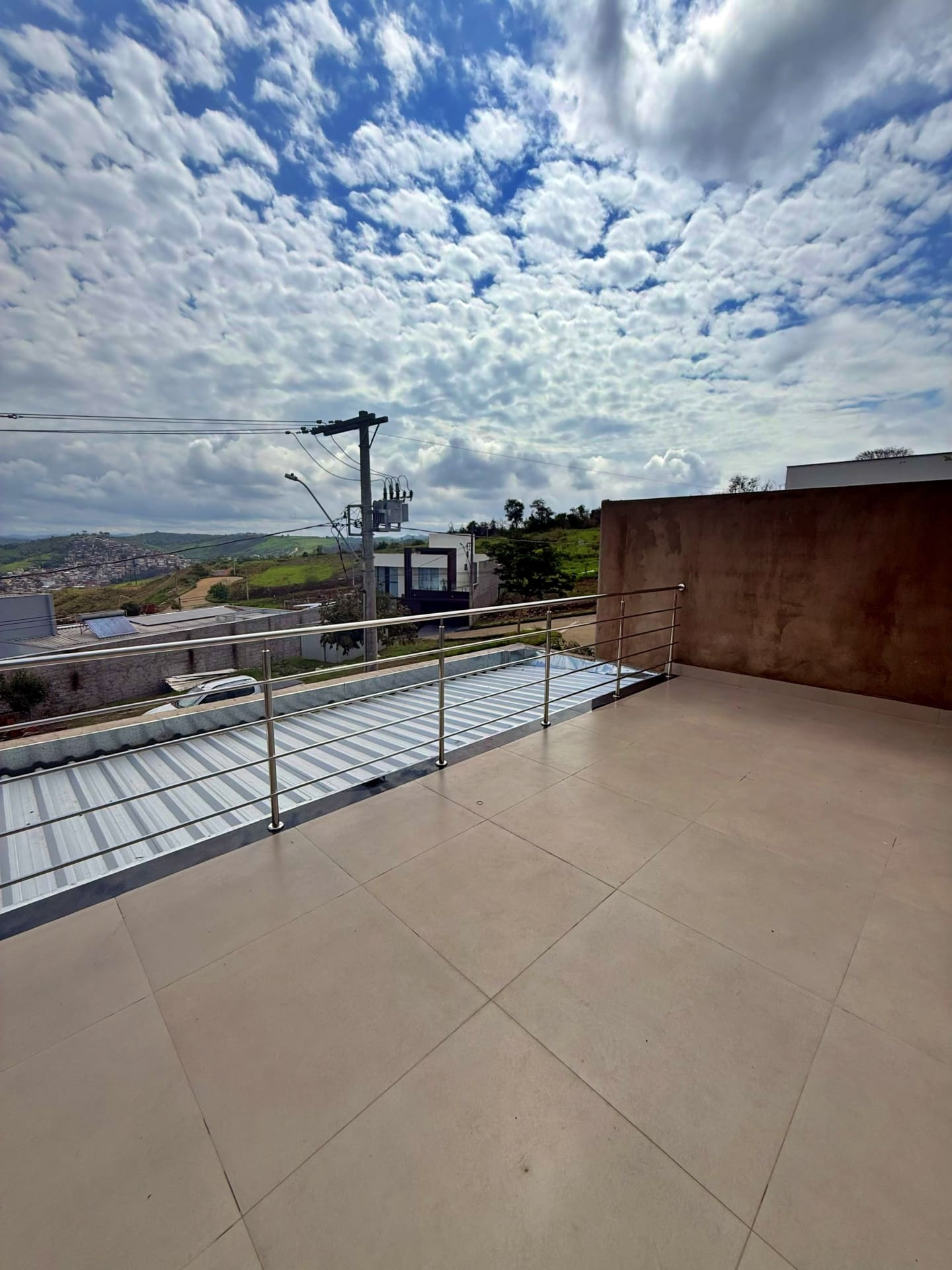 🏡 SOFISTICAÇÃO, MODERNIDADE E UMA VISTA DE TIRAR O FÔLEGO! ✨