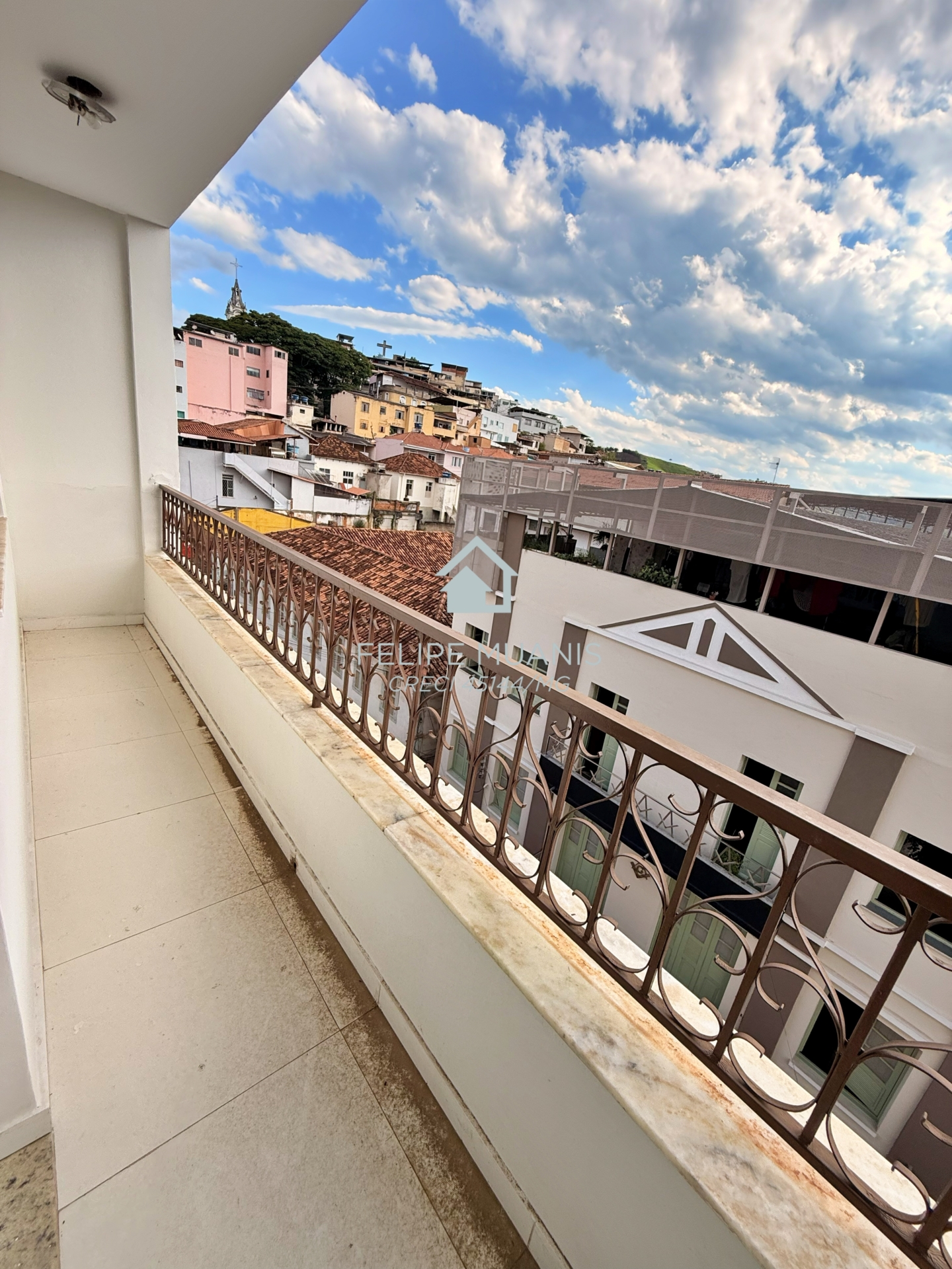 🏡 ESPAÇO, CONFORTO E LOCALIZAÇÃO PRIVILEGIADA NO CENTRO! ✨