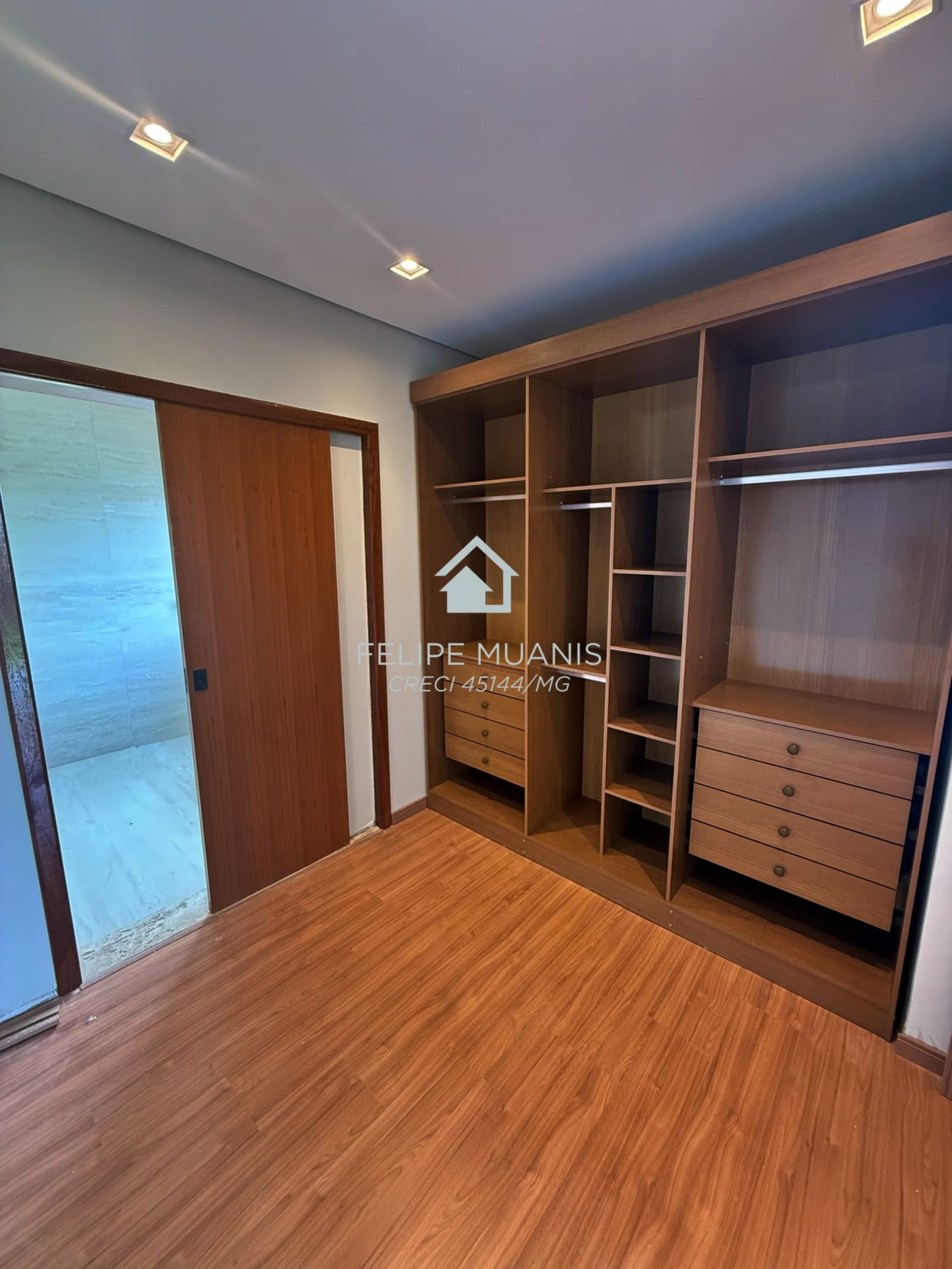 🏡 SOFISTICAÇÃO, MODERNIDADE E UMA VISTA DE TIRAR O FÔLEGO! ✨